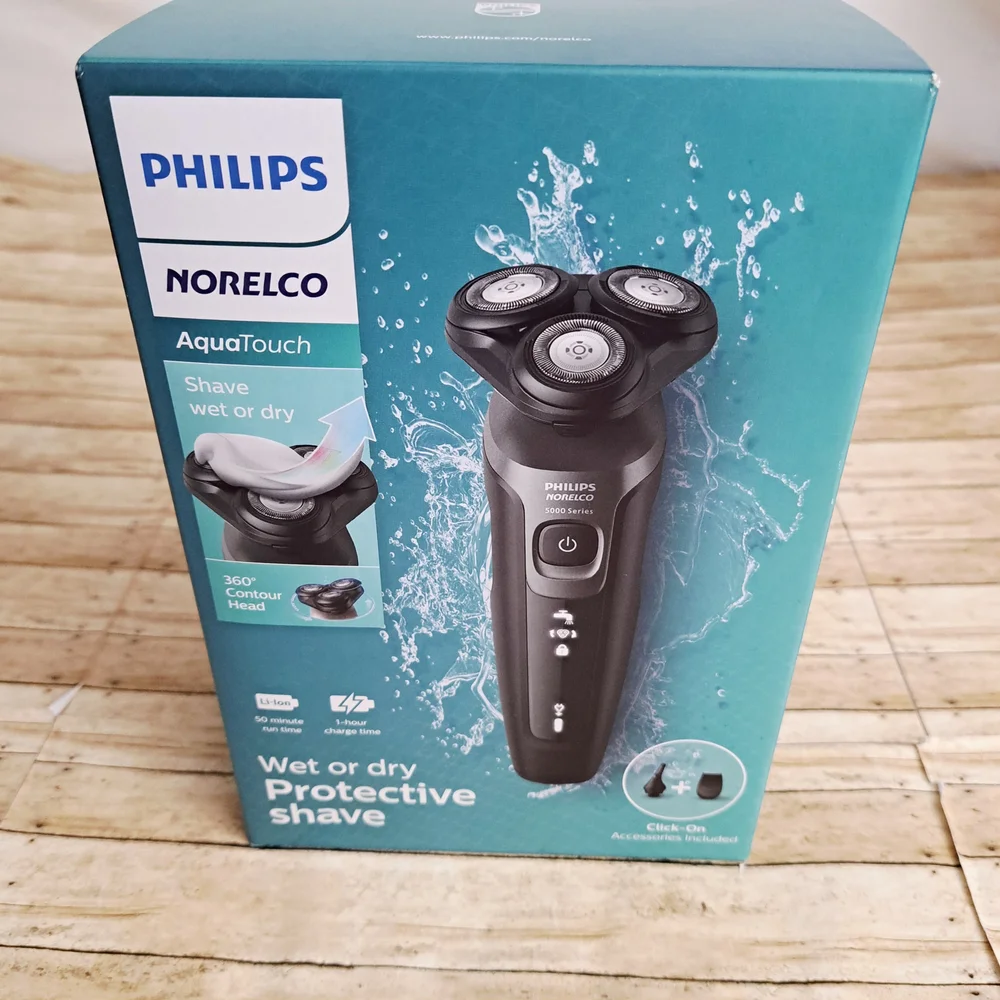 Philips Norelco AquaTouch Wet or Dry Black Shaver